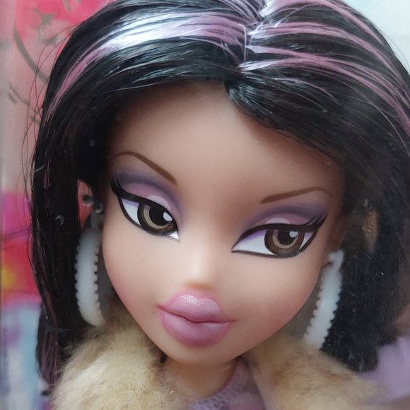 BRATZ STYLIN' IN THE CITY JADE - Picture 3 of 7